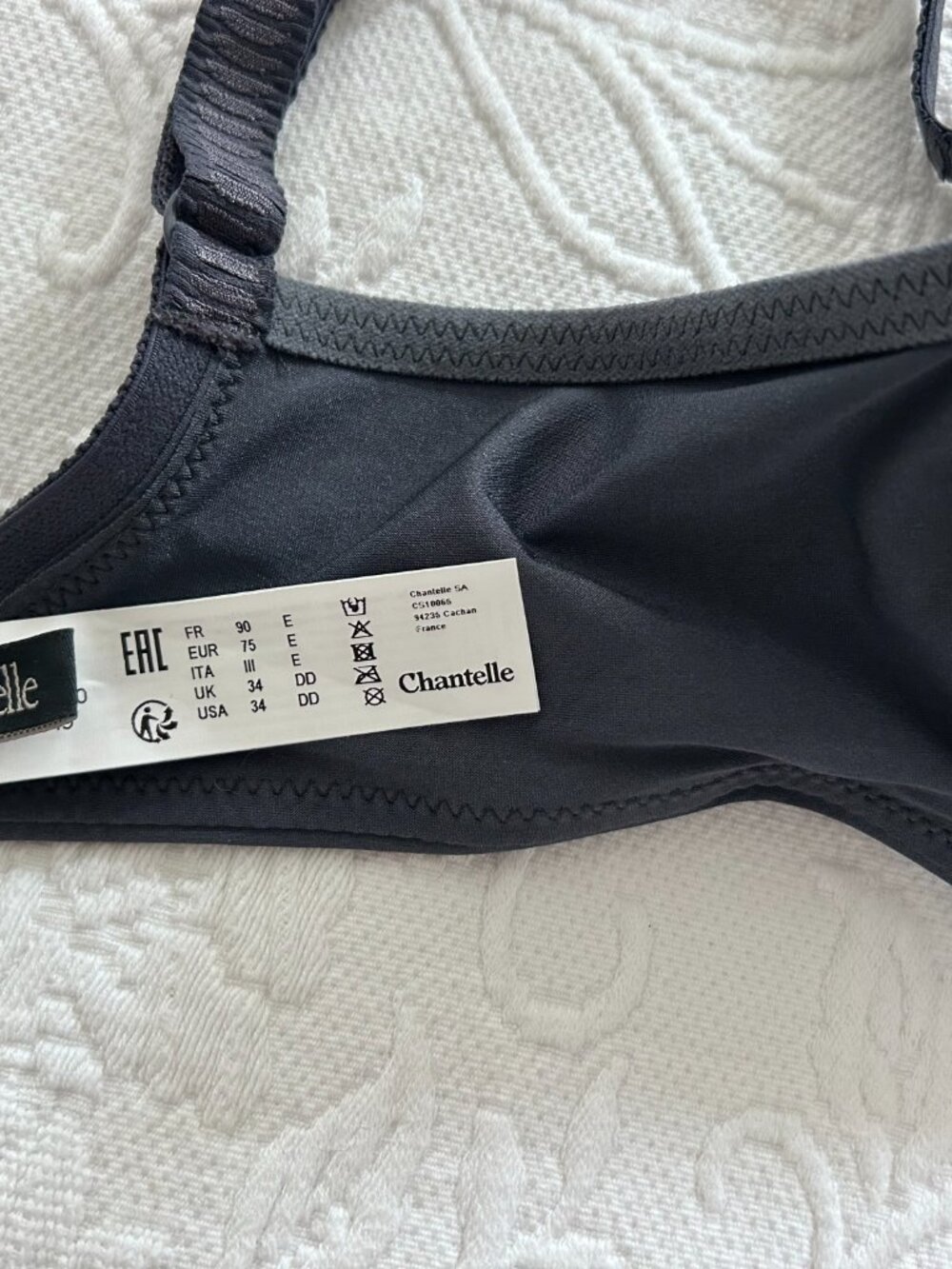 NWOT Chantelle Bra, size 34 DD - Picture 4 of 6